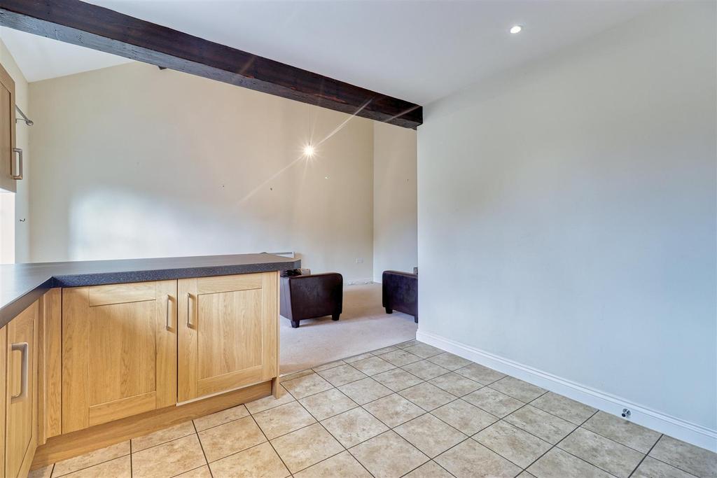 Bryan Street, Farsley, Pudsey 2 bed penthouse £895 pcm (£207 pw)