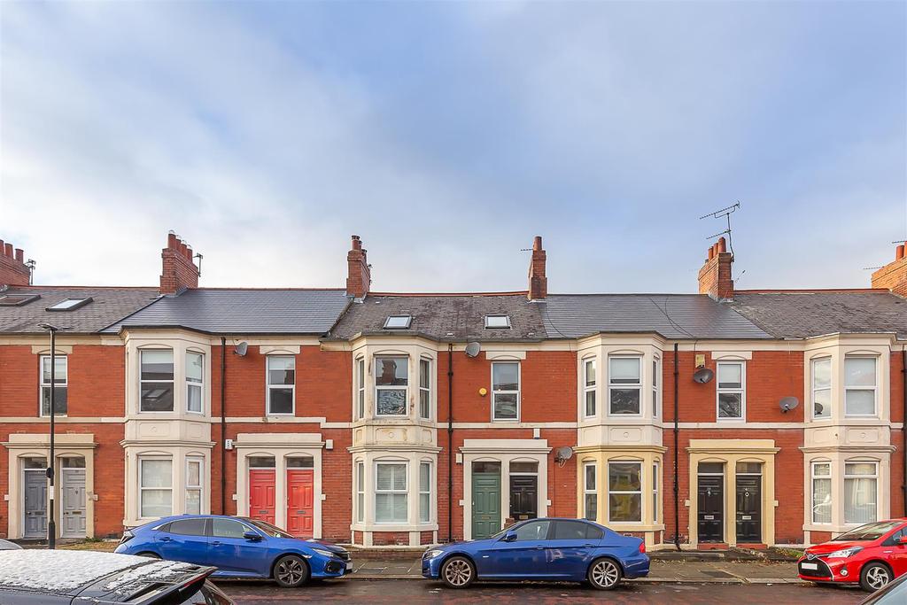 Newlands Road, High West Jesmond... 2 bed flat £185,000