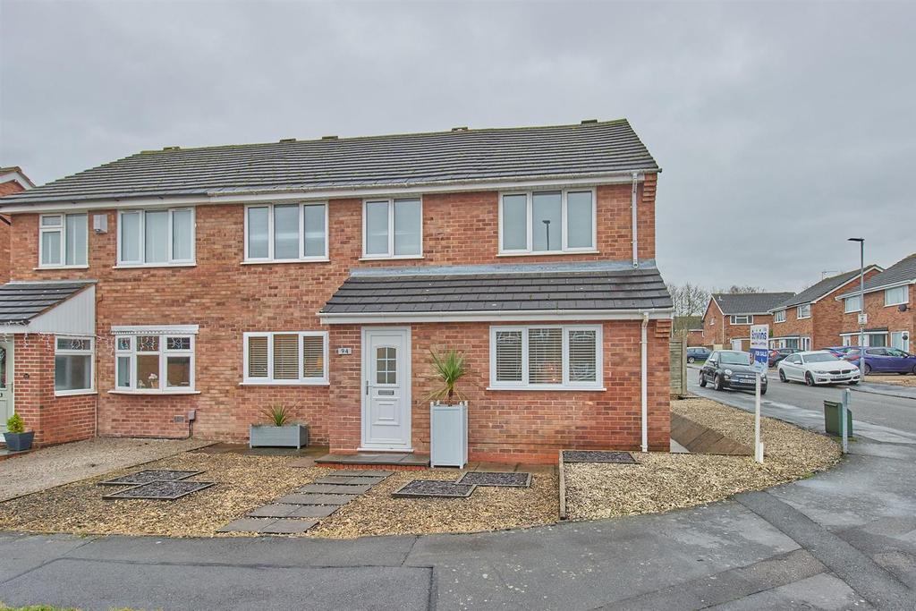 Azalea Drive, Burbage 4 bed semidetached house £338,000