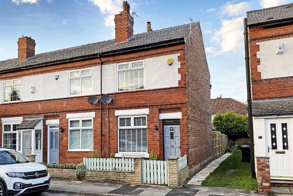 St Andrews Avenue, Timperley, Cheshire 2 bed terraced house £300,000