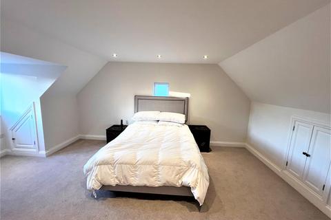 50 Gyllyngdune Gardens, Ilford, IG3 9HY