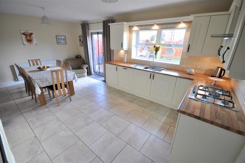 2b Middlebrook Lane, Thorne, Doncaster, DN8 5LB