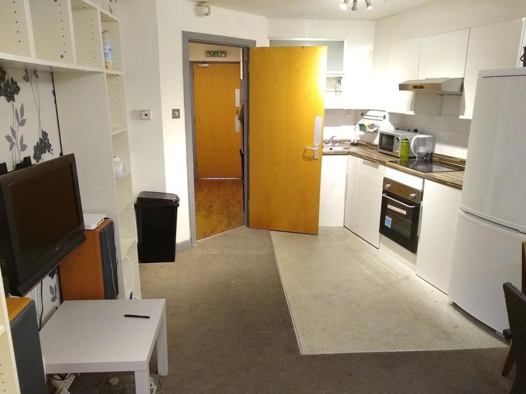 Baldwin Lofts, 1424 Baldwin Street... 4 bed flat £2,200 pcm (£508 pw)