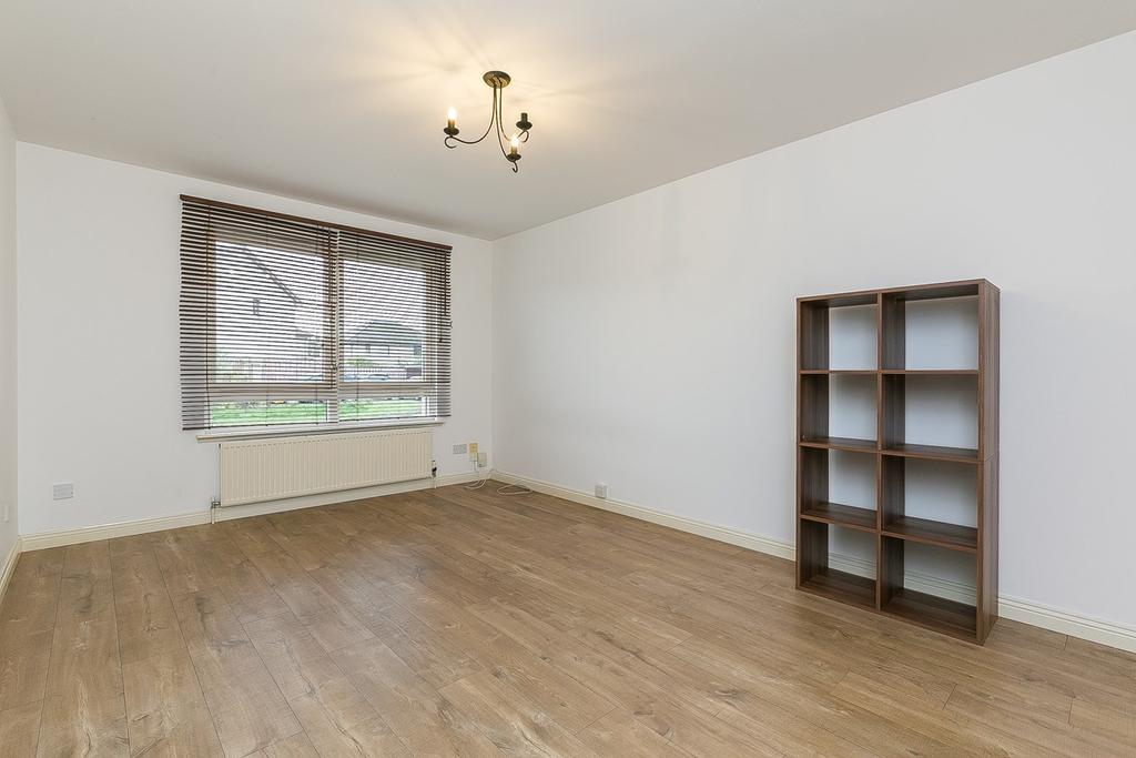 Ruthven Place, Liberton, Edinburgh, EH16 3 bed end of terrace house £