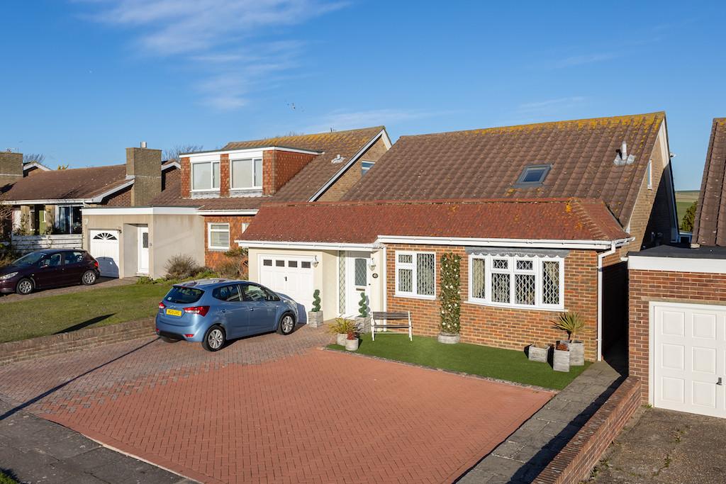 Wanderdown Road, Ovingdean, East Sussex, BN2 2 bed detached house £