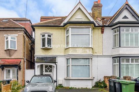 53b Thornsbeach Road, London, SE6 1DZ