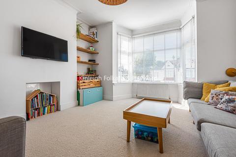53b Thornsbeach Road, London, SE6 1DZ
