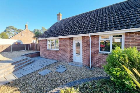 2 bedroom semi-detached bungalow to rent - Sandford