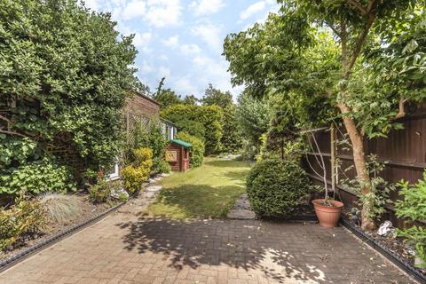 49 Carbery Avenue, London, W3 9AD