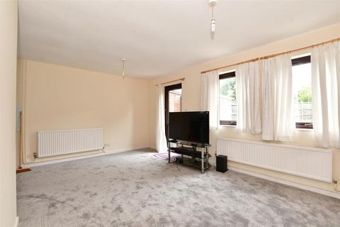 34a Bishops Close, Nettlestead, Maidstone, ME18 5ES