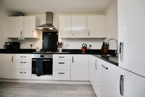 7 Ailsh Crescent, Glasgow, G33 1BL
