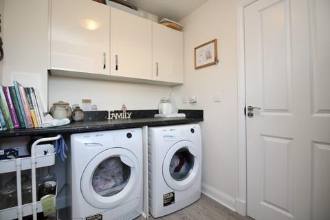 7 Ailsh Crescent, Glasgow, G33 1BL