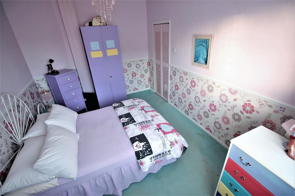 Reverse angle bedroom