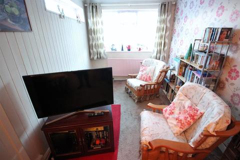 17 Rushdene, London, SE2 9RP
