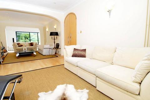 5 bedroom detached house to rent, Sutherland Grove, London