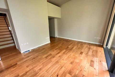 2 bedroom flat to rent, Woodfield Road, Altrincham, WA14
