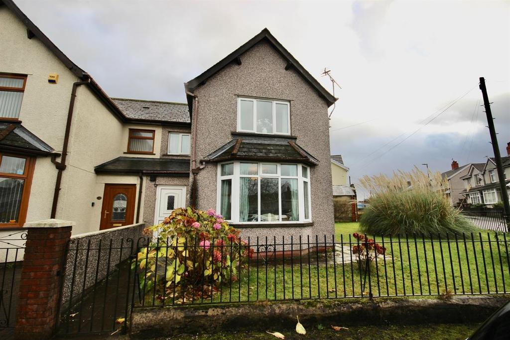 Bedwellty Road, Cefn Fforest, Blackwood 3 bed semidetached house £