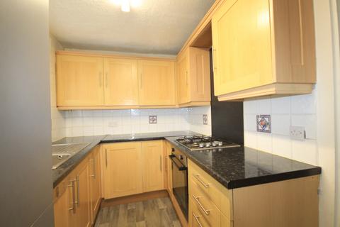 3 bedroom end of terrace house to rent, Biggin Avenue, Bransholme, Hull, HU7