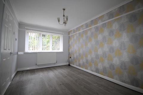 3 bedroom end of terrace house to rent, Biggin Avenue, Bransholme, Hull, HU7