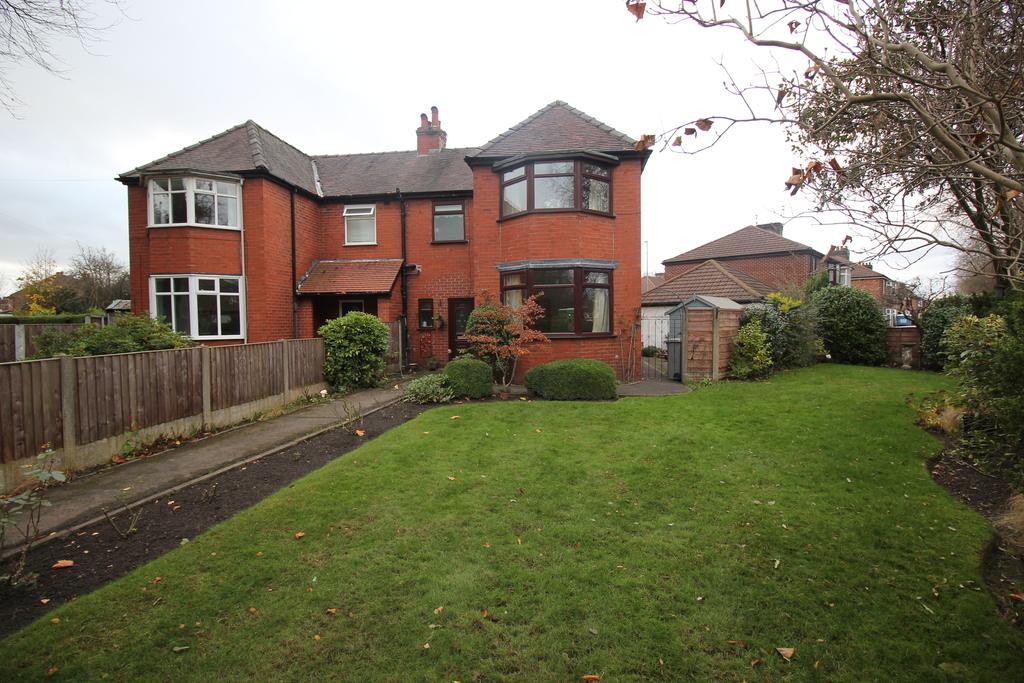 Crofts Bank Road Urmston 3 bed semidetached house £340,000