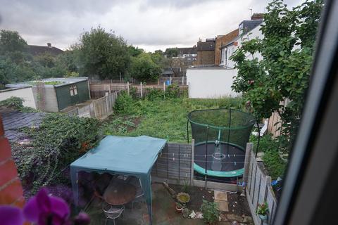 9 Whalebone Grove, Romford, RM6 6BU