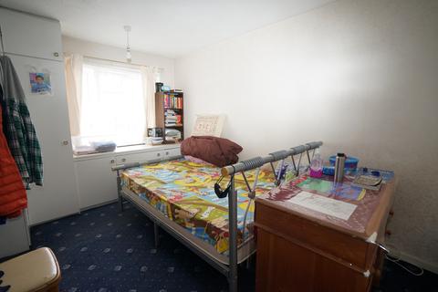 2 bedroom maisonette for sale - Grantham Court, Grantham Gardens, RM6