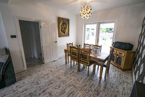 10 Willow Road, Romford, RM6 6UT