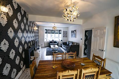 10 Willow Road, Romford, RM6 6UT