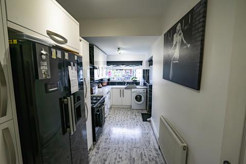10 Willow Road, Romford, RM6 6UT