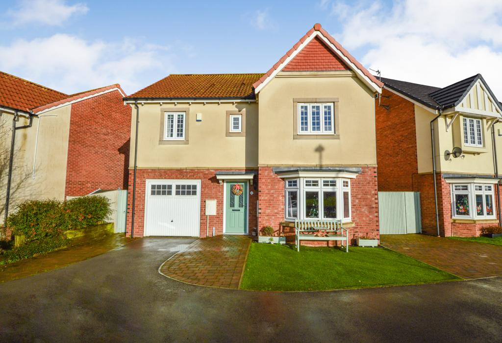 Mill Meadows Lane, Filey, North... 5 bed detached house £315,000