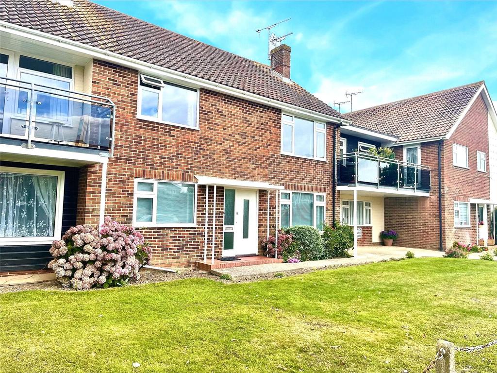 Harsfold Road, Rustington... 2 bed apartment £295,000