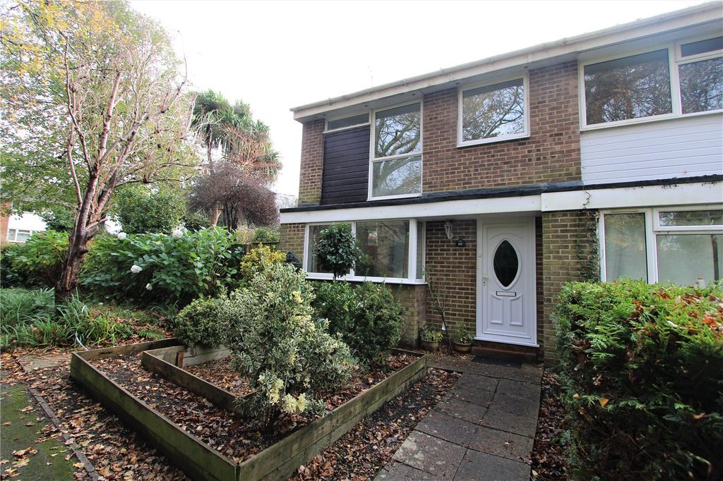 Oakwood Drive, Lordswood, Southampton, Hampshire, SO16 3 bed end of