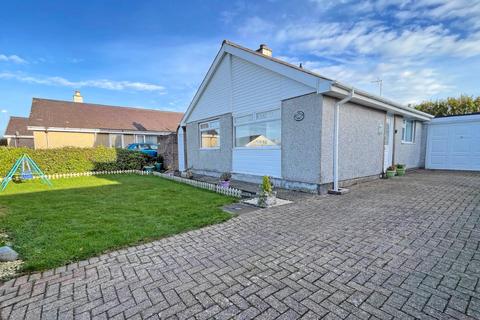 3 bedroom bungalow for sale - Garth Estate, Pontllyfni, Caernarfon, Gwynedd, LL54