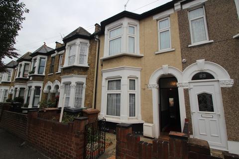 3 bedroom terraced house to rent - Melbourne Road, London, E10