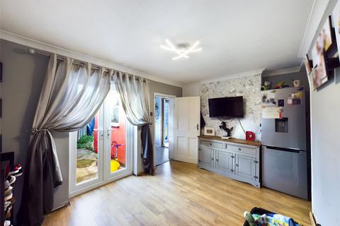 14 Chequers Road, Gloucester, GL4 6PN