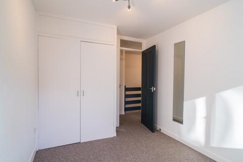 2 bedroom maisonette to rent - Cumberland Close, Bristol BS1
