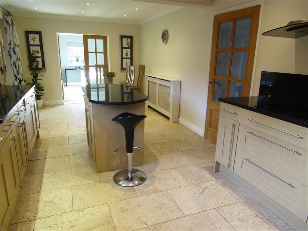 Knaith Hill, Knaith, Gainsborough... 5 bed detached house £650,000