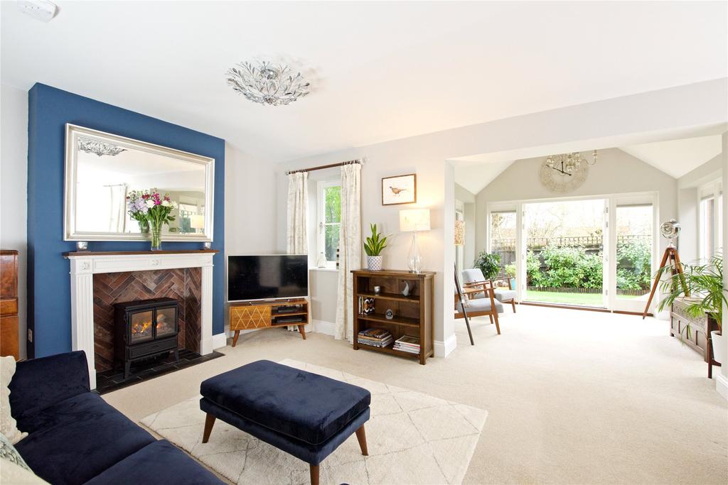 Sitting/Dining Room