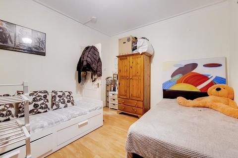 1 bedroom apartment to rent, Kingwood Road, SW6