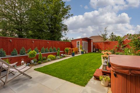1 Chevron Close, Great Bookham, Leatherhead, KT23 4FH