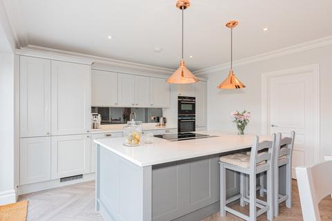 1 Chevron Close, Great Bookham, Leatherhead, KT23 4FH