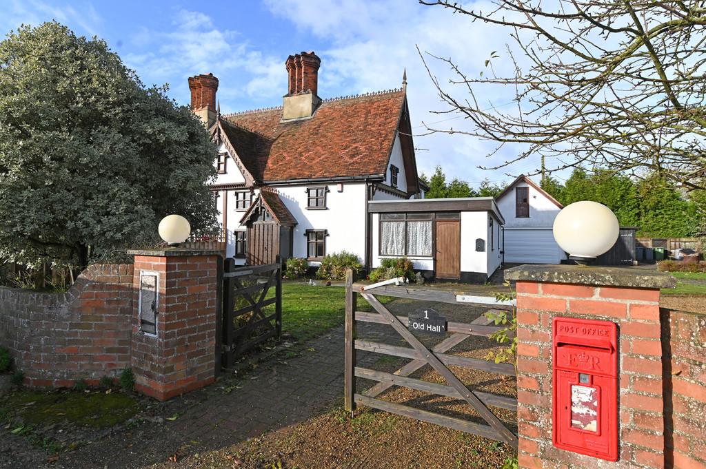Dallinghoo, Nr Woodbridge, Suffolk 3 bed semidetached house £350,000
