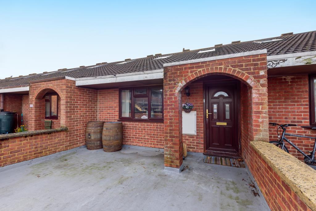 Grove Nr Wantage, Oxfordshire, OX12 2 bed flat £170,000