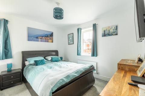2 bedroom flat for sale - Virginia Drive, Haywards Heath