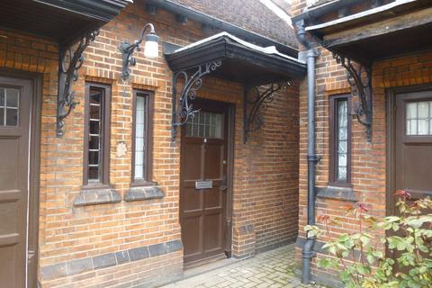 Studio to rent - KING'S LYNN QUEEN STREET - Almshouse for over 55's in need & with KL connections