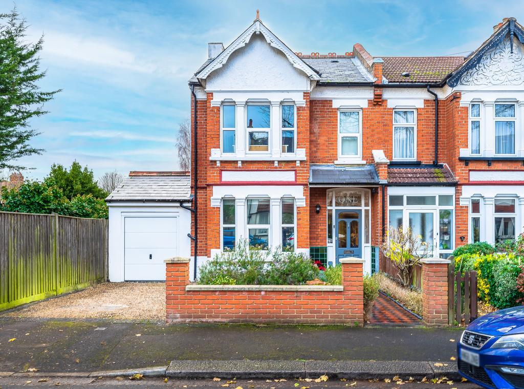 Morton Gardens, Wallington 4 bed semidetached house £850,000
