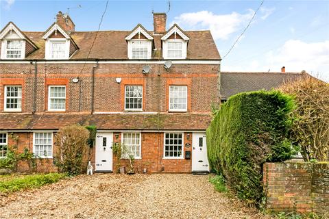 3 bedroom end of terrace house for sale - Finch Lane, Amersham, Buckinghamshire, HP7