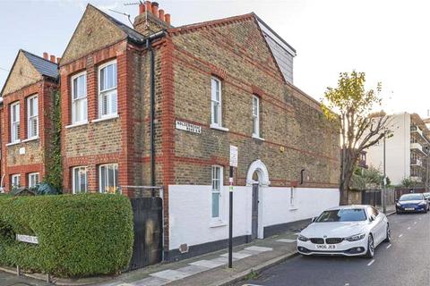 4 bedroom end of terrace house for sale - Chetwode Road, London, SW17
