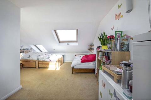 48 Chetwode Road, London, SW17 7RF