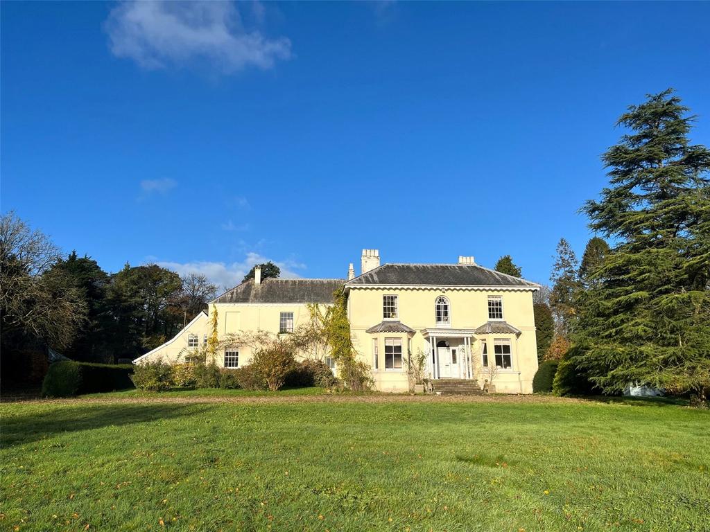 Llangunnor Road, Llangunnor, Carmarthen, Carmarthenshire, SA31 6 bed